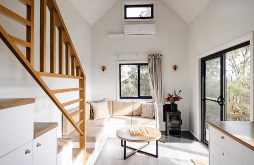 Bucketty Bed & Breakfast | Romantic getaway SummerHill Tiny