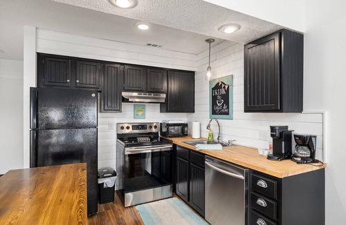 Notch Estates Condo | Romantic getaway with a view; close to SDC and the Branson Strip