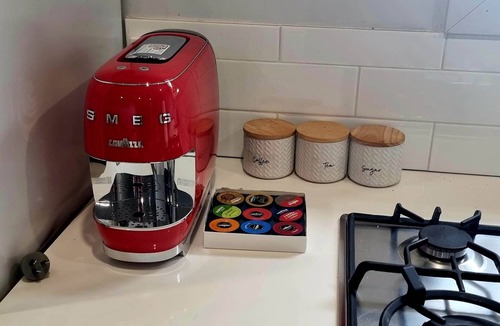 Lilydale Cabin | Romantic Getaway with Amazing Mountain Views