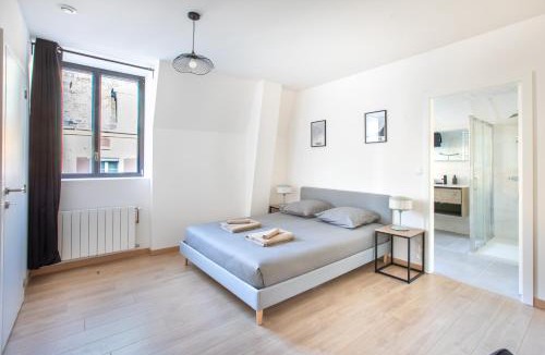 Mulhouse Apartment | Romantic getaway with Jacuzzi, Downtown