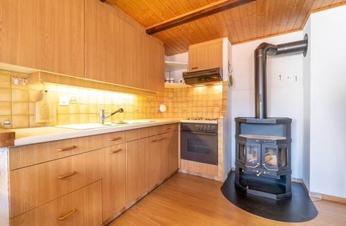 Giubiasco House | Romantic Gioiello in the village center of Loro