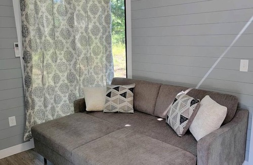 Owensville Cabin | Romantic Glamping Getaway Perfect for Quality Time with Your Partner: Cute Tiny House near Owensville, Missouri