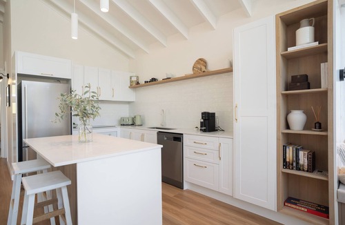 Witheren Cottage | Romantic Guest House with Mountain Views