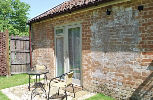 Saxmundham Cottage | Romantic hideaway for couples (and their pets.