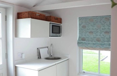 Cranbrook Apartment | Romantic hideaway - newly converted studio in Kent