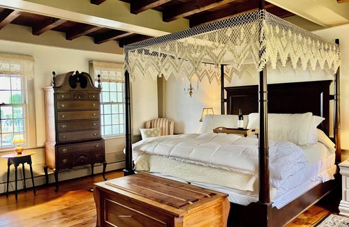 Lisbon Other | Romantic, Historic 1750 Early Colonial House near Casinos, Spa, Mystic and more!