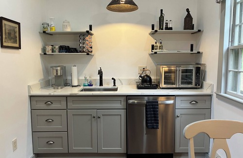 Lisbon Other | Romantic, Historic 1750 Early Colonial House near Casinos, Spa, Mystic and more!
