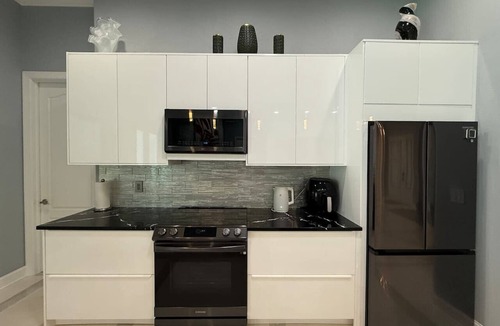 South Venice House | Romantic Home in Venice