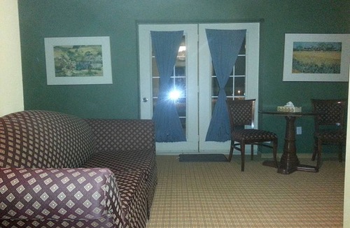 Cochrane Cabin | Romantic Honeymoon Loft Suite with Jacuzzi in Cochrane, Ontario