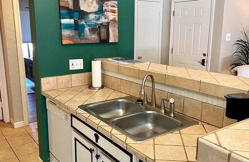 Horseshoe Bay Condo | Romantic Horseshoe Bay Waterfront Condo with Boat Slip!