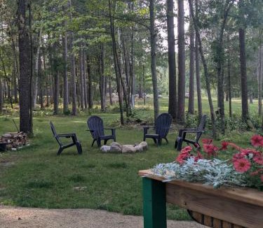 Grand Rapids House | Romantic Hot Tub Get-A-Way!