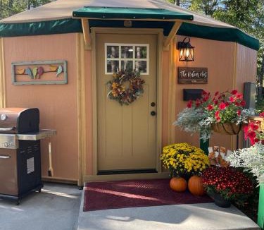 Grand Rapids House | Romantic Hot Tub Get-A-Way!