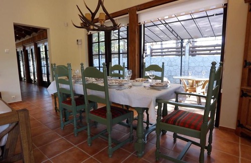 Saint-Pierre House | Romantic-HuntingLodge-en-Provence*