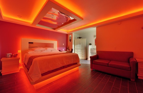 Dallas Hotel | Romantic Inn & Suites