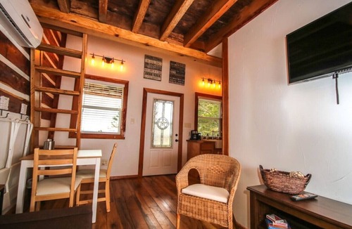 Flint Cabin | Romantic Innisfree Cottage w/Lakeview & Firepit