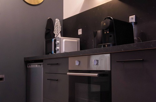 Moulins Apartment | Romantic Jacuzzi Suite