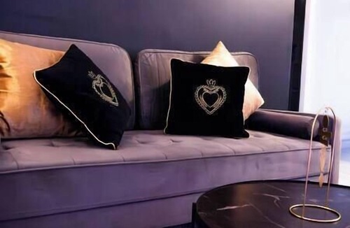 Moulins Apartment | Romantic Jacuzzi Suite