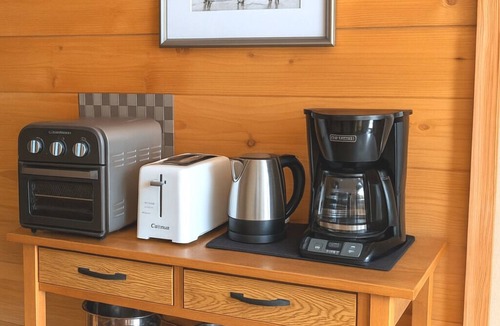 Four O'Clock Condo | Romantic King Bed Studio – Ski In, 200 Steps to Lift, Walk to Main Street