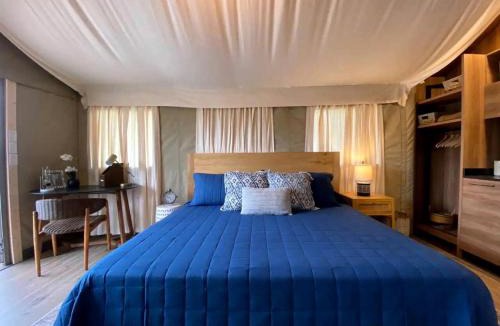 Bastrop House | Romantic Lakefront Cabin with Fire Pit near Lake Bastrop, Texas – Luxury Glamping Escape for Couples