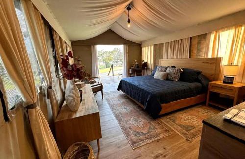 Bastrop House | Romantic Lakefront Cabin with Fire Pit near Lake Bastrop, Texas – Luxury Glamping Escape for Couples
