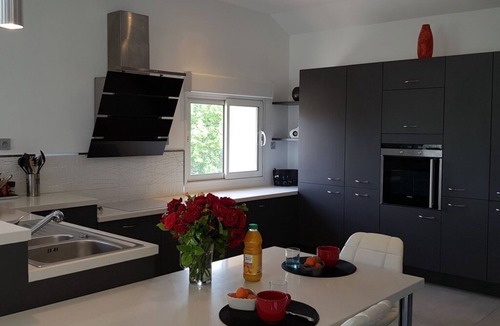 Raissac-d'Aude Apartment | Romantic lodging, comfort accés drct pool spa and gym, ideal couple