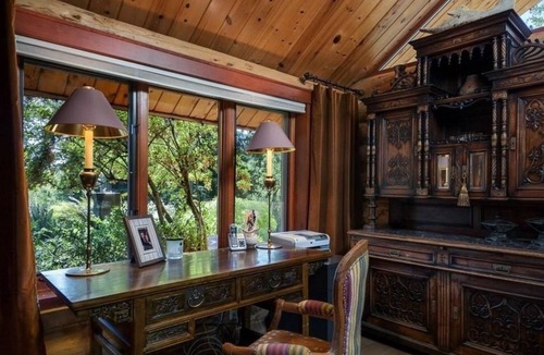 Arlington Cabin | Romantic LOG CABIN on Stilly River w/Hot tub! Setup for 2 people only