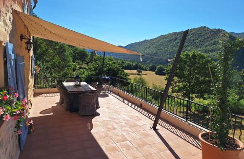 Saint-Pierre House | Romantic-Louveteaux-en-Provence*