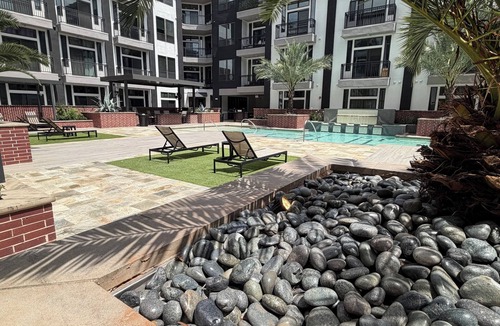 Midtown Apartment | Romantic Luxe Stay, Houston, Texas.
