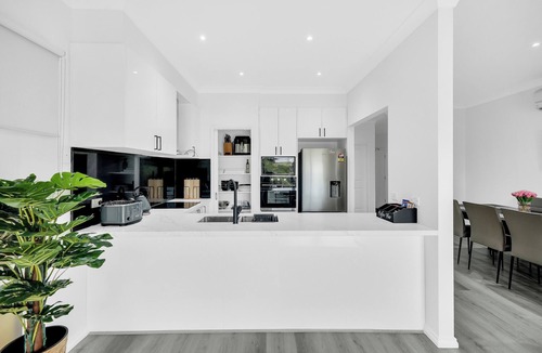 Sanctuary Lakes House | Romantic luxurious stay with amazing views