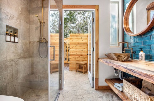 Wimberley Resort | Romantic Luxury Retreat-hot/cold pool & sauna