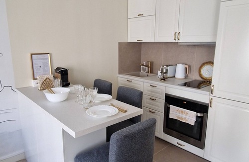 Villiers-sur-Marne Apartment | Romantic manor-style studio. Located 25 min. from Paris and Disneyland