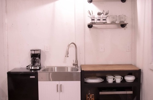 Fairdealing Apartment | Romantic Mark Twain Current River Treehouse Glamping Getaway