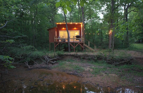 Fairdealing Apartment | Romantic Mark Twain Current River Treehouse Glamping Getaway