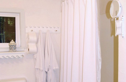 Mendocino Cottage | Romantic Mendocino Garden Cottage - 4 Minutes from the Ocean