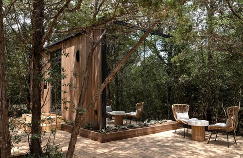 Bastrop House | Romantic Mirror Cabin Retreat by the Lake in the Enchanted Forests of Texas