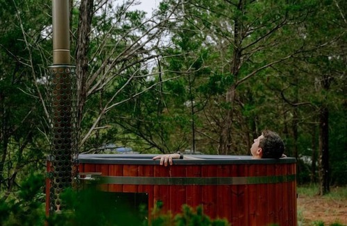 Bastrop House | Romantic Mirror Cabin Retreat by the Lake in the Enchanted Forests of Texas