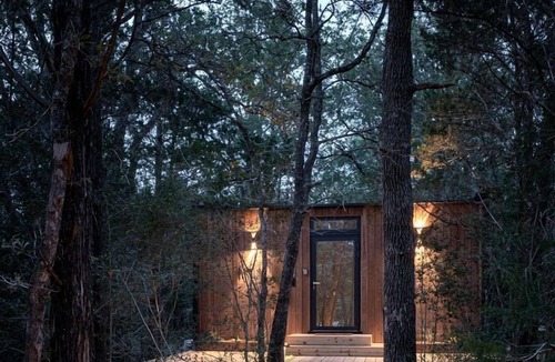 Bastrop House | Romantic Mirror Cabin Retreat by the Lake in the Enchanted Forests of Texas
