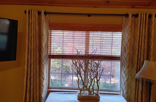 Blairsville Cottage | Romantic mountain cottage getaway