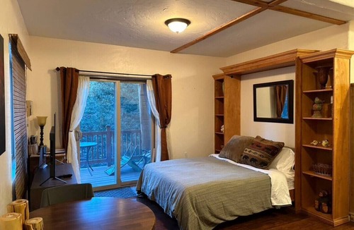 Saint Mary's Apartment | Romantic Mountain Bungalow