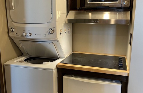 Grand Island Bed & Breakfast | Romantic New Renovated Suite On Niagara River