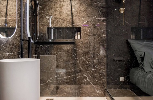 Lalande-Grand Selve Apartment | Romantic Night Suite & Jacuzzi