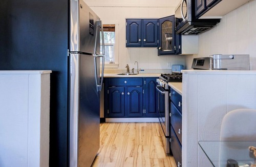 Boutiliers Point Cottage | Romantic Oceanfront Studio | Private Hot Tub | Fireplace | Near Halifax