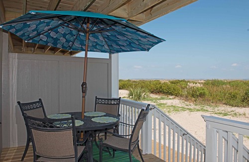 Oceanmarsh Subdivision Condo | Romantic Oceanfront Villa for Two