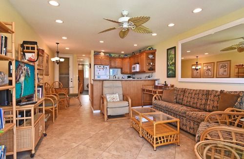 Napili Condo | Romantic! Oceanfront Air Conditioned Condo #114