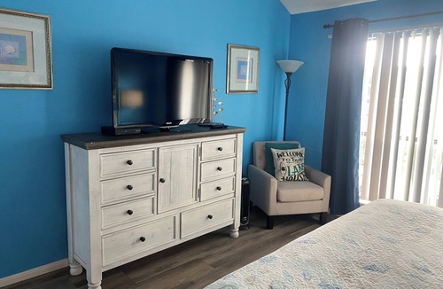 Seven Coves Apartment | Romantic or family convenient with balcony over conroe lake ideal for fishing