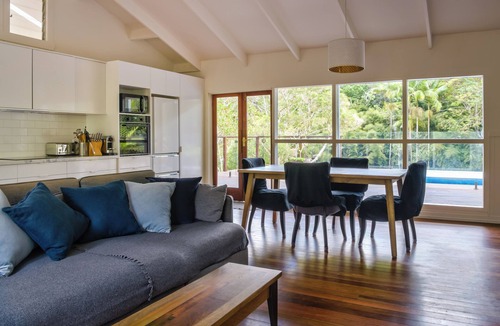 Upper Coopers Creek Cottage | Romantic Pool House for Couples | PRIVATE Pool & Deck in the Byron Hinterland