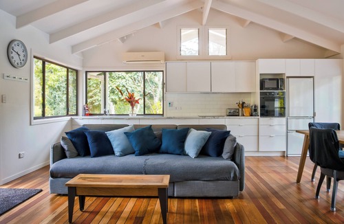 Upper Coopers Creek Cottage | Romantic Pool House for Couples | PRIVATE Pool & Deck in the Byron Hinterland