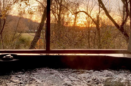 Norfork Cabin | Romantic Peaceful Getaway Cabin w/Hot Tub