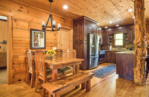Penrose Cabin | Romantic Penrose Cabin w/Pond, Trails & Hot Tub