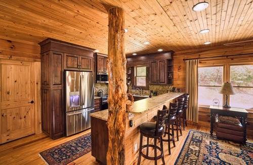 Penrose Cabin | Romantic Penrose Cabin w/Pond, Trails & Hot Tub